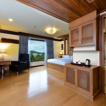 Peak Nimman Prestige Hotel Chiang Mai Esterno foto