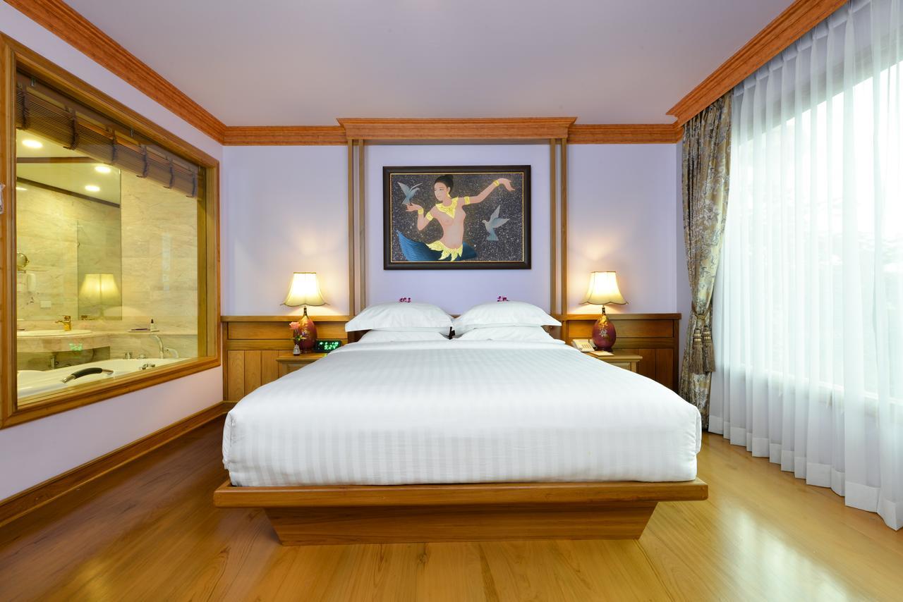 Peak Nimman Prestige Hotel Chiang Mai Esterno foto