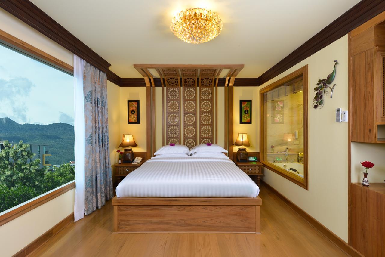 Peak Nimman Prestige Hotel Chiang Mai Esterno foto