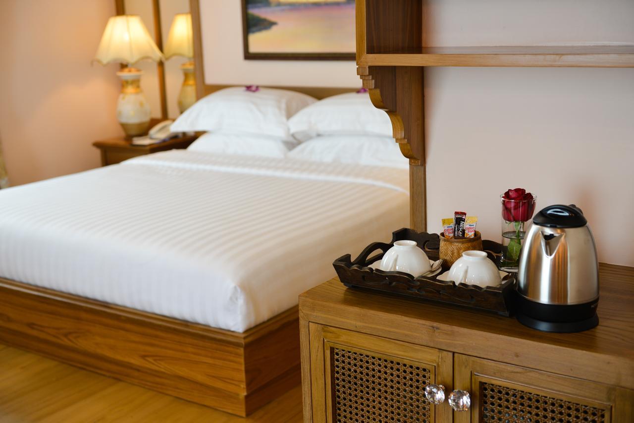 Peak Nimman Prestige Hotel Chiang Mai Esterno foto
