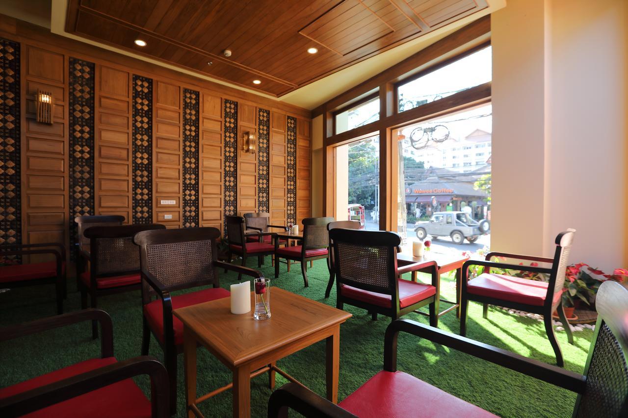 Peak Nimman Prestige Hotel Chiang Mai Esterno foto